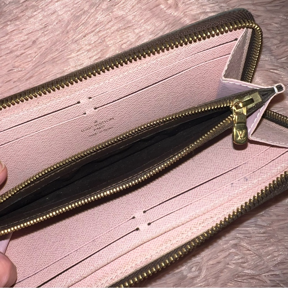 LOUIS VUITTON Clemence Wallet - Picture 4 of 14